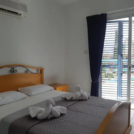 Iris A8 Cottages Holiday Home Paphos Feriehus *